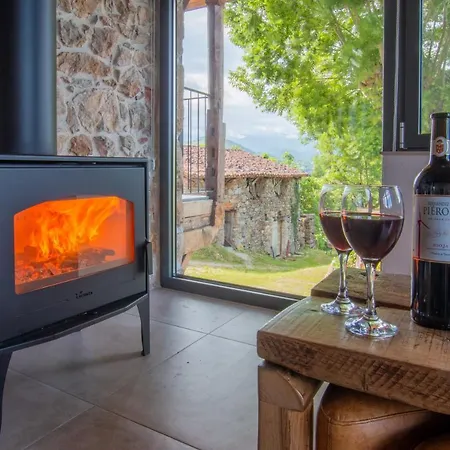 Pulieru - Picos De Europa Views, Designed For Seasons 펜션 Onís