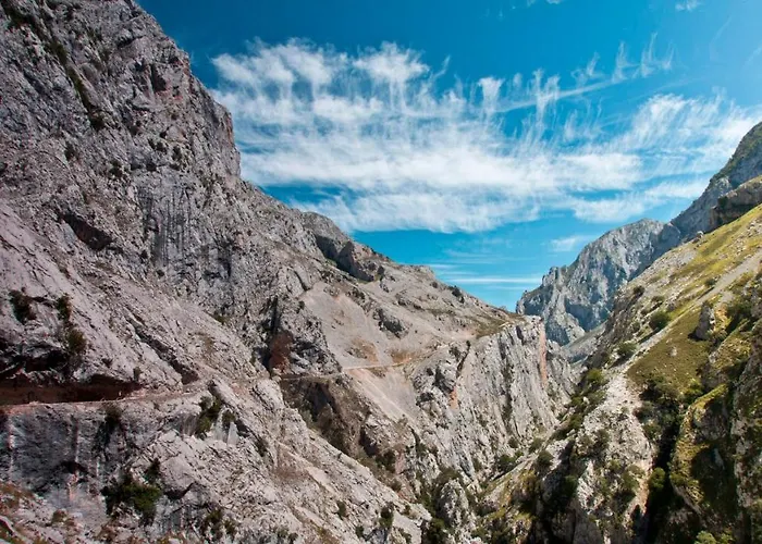 Pulieru - Picos De Europa Views, Designed For Seasons * Onís